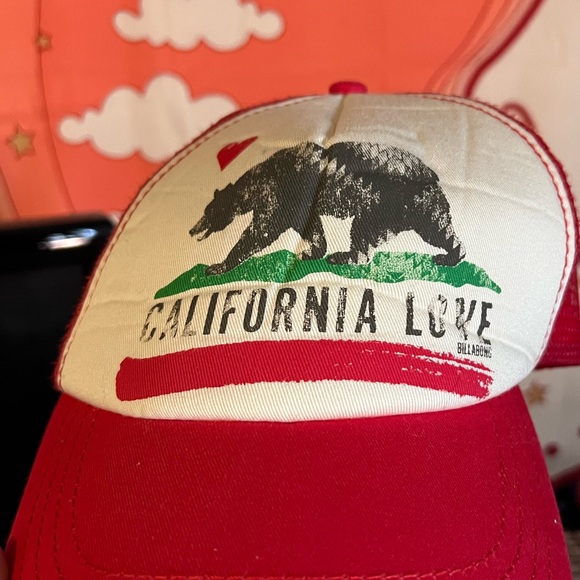 Billabong Accessories - Billabong California love white and red hat